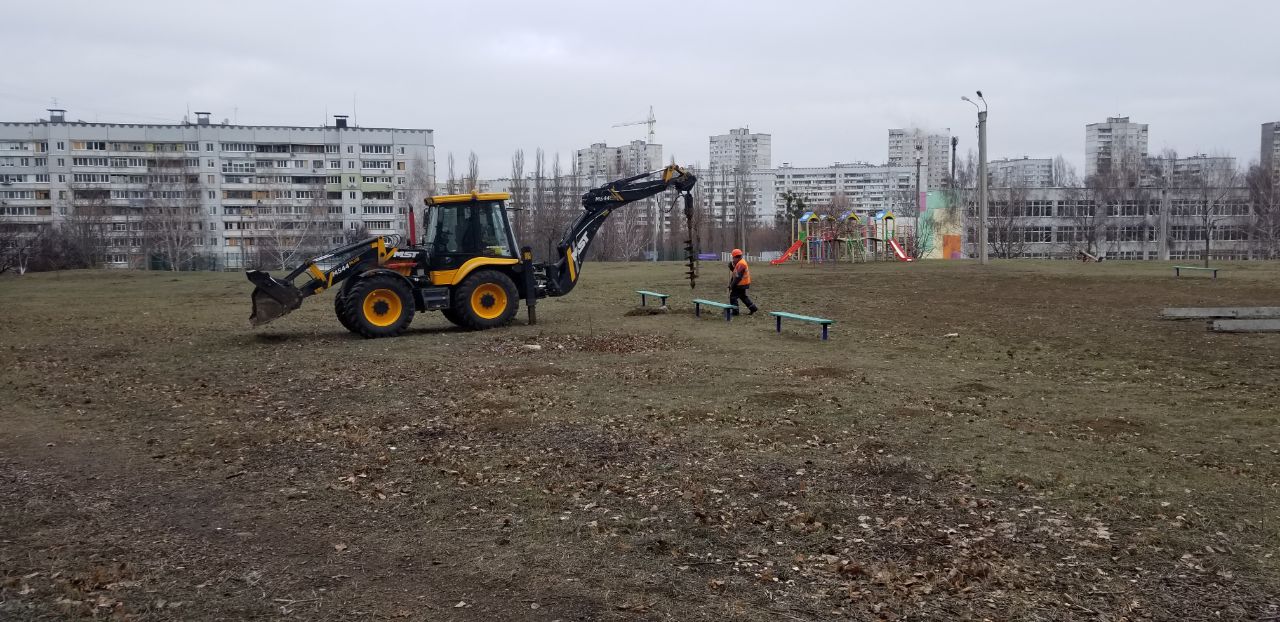 Завершують відновлення пошкодженого освітлення на Північній Салтівці ремонтники: Новини Харкова